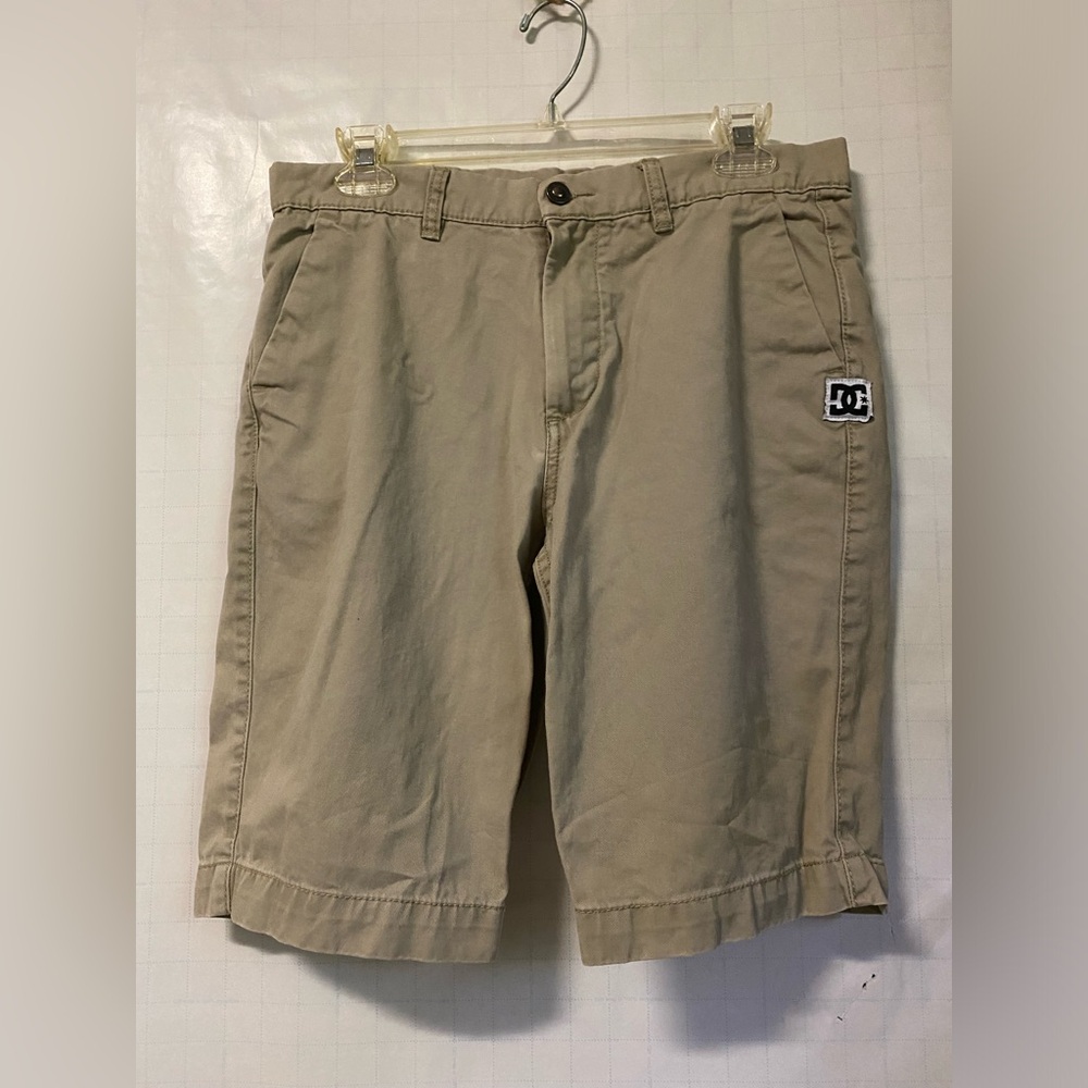DC beige shorts